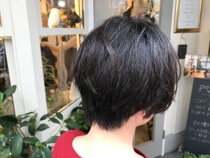 春らしく、軽やかなショート！大人女子には丸くないショートもおすすめです～