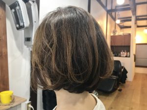 ショートボブに毛先ワンカールが圧倒的に人気のメニューです。