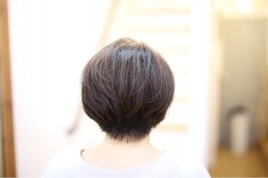 白髪染め、根元だけの場合もケアカラーで若々しい髪の毛をＫＥＥＰ！