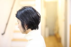 ”気分はもう春！”って方のショートは軽めがいいです。3か月前のブリーチハイライトも活かせます。