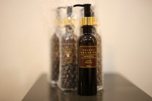 アルガンオイル再入荷！髪の毛以外にも使えます。全身の乾燥ケアに是非～