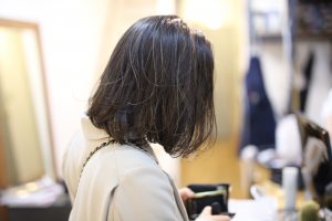 カラーして数か月後の根元の黒い部分が気になる方へのオシャレカラー◎