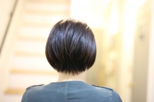 今日もばっさりショートに切らせていただきました。えりあしとかもみあげのフィット感、大事です！