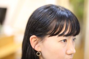この時期、前髪つくるか伸ばすか迷いますよね。