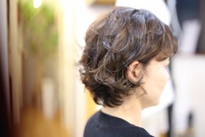 梅雨や夏の時期の　”結べた方が良い派”　と　”スッキリ短く派”　。