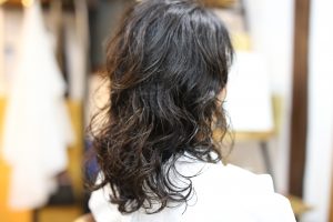 ミディアム・ロングヘアにレイヤー◎暑くなると流行ります