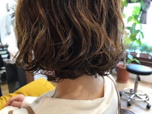 伸ばし途中だけど飽きた…諦めカット回避でデジタルパーマ◎