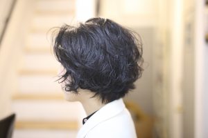 春はイメチェンしたくなる季節◎　ショートのウェーブスタイルはラフにきキマっておススメですよ！