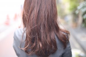 春は透明感！透明感を演出するための”シークレットハイライト”