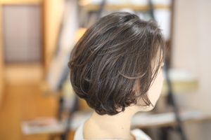 ショートヘアのニュアンスパーマ、結構イイですよ！