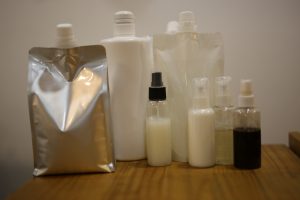 カラーを繰り返している髪の毛にも、加齢で弱ってきた髪の毛にも、やわらかくきれいにパーマをかけるために・・・