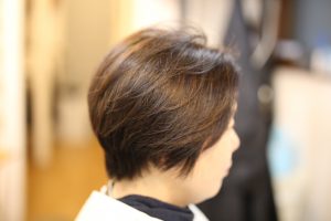 脱・白髪染め。白髪を活かすハイライト◎