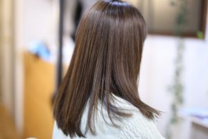 大人の女性のハイライトはツヤ感重視で！