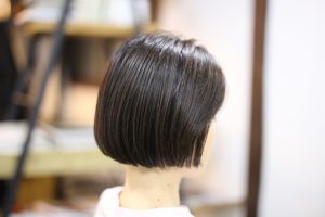 冬はえりあしスッキリ”ミニボブ”がかわいいですヨ！