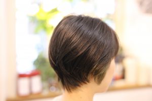 相変わらずのショートヘア人気◎ジメジメしてると短くしたくなりますよね！