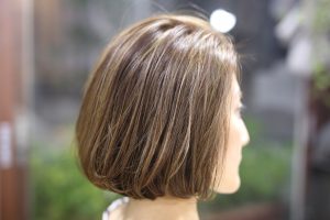 バッサリ切って、ハイライト入れて、気分を上げる◎