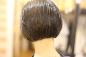 秋冬仕様にえりあしスッキリ。ミニボブが◎